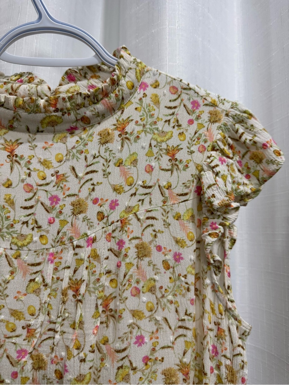 Floral Ruffle Sleeve Women’s Top in Cream and Pink - Picture 3 of 4